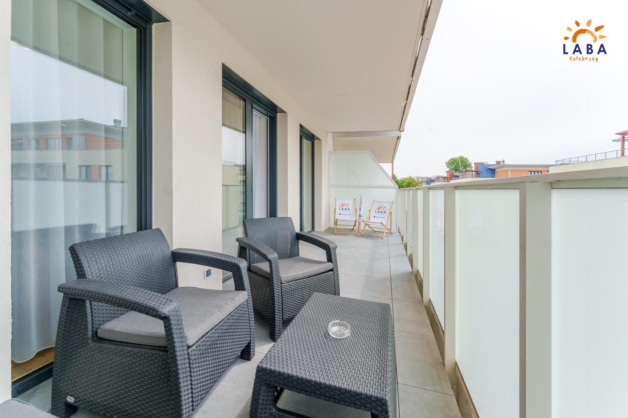 Laba Kolobrzeg Apartamenty Kollataja Z Parkingiem Buitenkant foto
