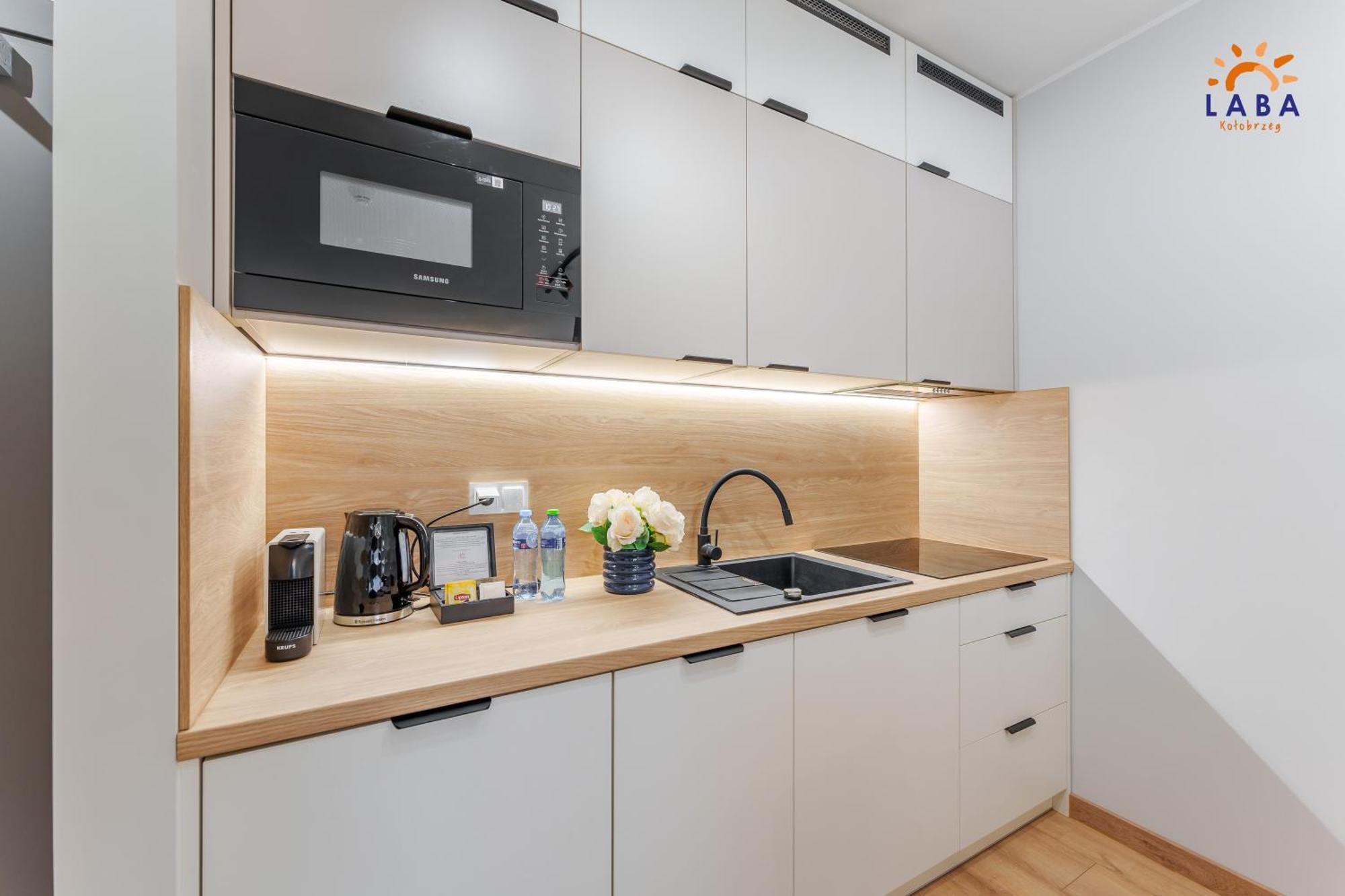 Laba Kolobrzeg Apartamenty Kollataja Z Parkingiem Buitenkant foto